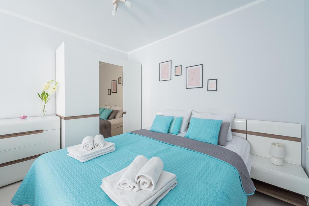 Apartament Z Balkonem Przy Latarni 150M Od Morza Kolobrzeg Bagian luar foto