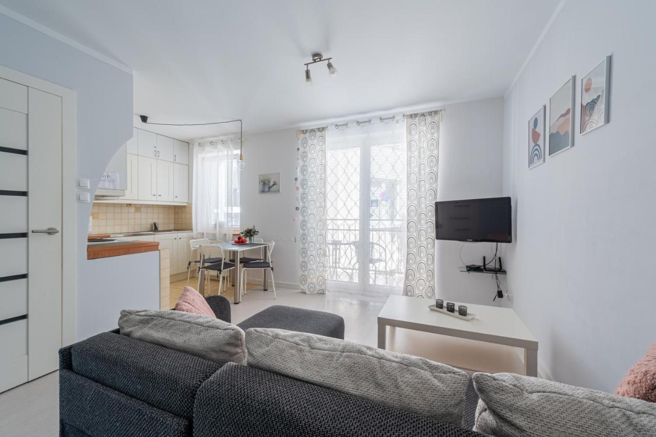 Apartament Z Balkonem Przy Latarni 150M Od Morza Kolobrzeg Bagian luar foto